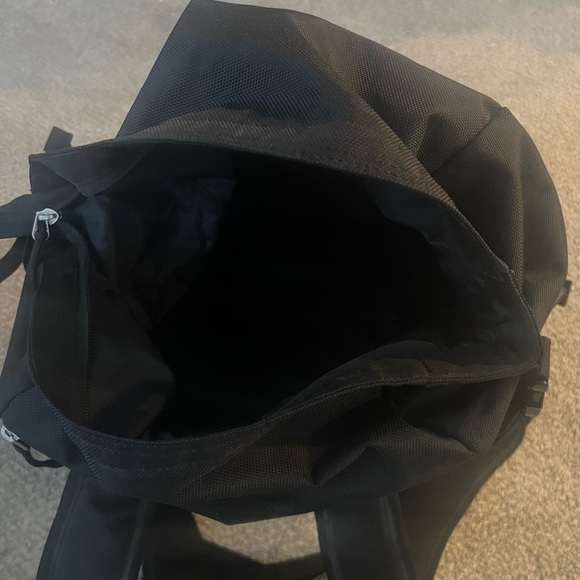 Rare Jordan Velour tracksuit with matching backpack. The size is XXL . - Picture 9 of 16